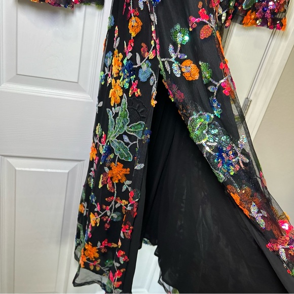 Buddy Love Floral Maxi Dress COLETTE LONG SLEEVE
MAXI DRESS in DUSK formal event - Picture 9 of 10